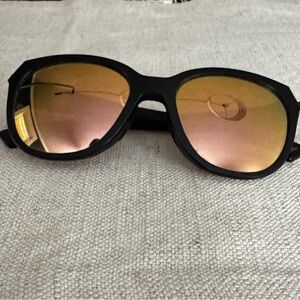 Women’s Low Key Oakleys